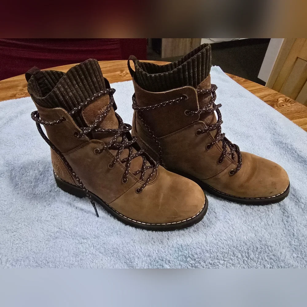 For Women The North Face Brown Lace Up Boots for Outdoor Adventures - Picture 5 of 15